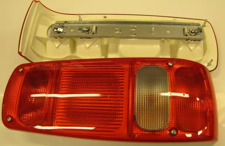 Perävalo RM vasen LMC Caraluna 2003 - Valaisimet ulkoa - 30820 - 1