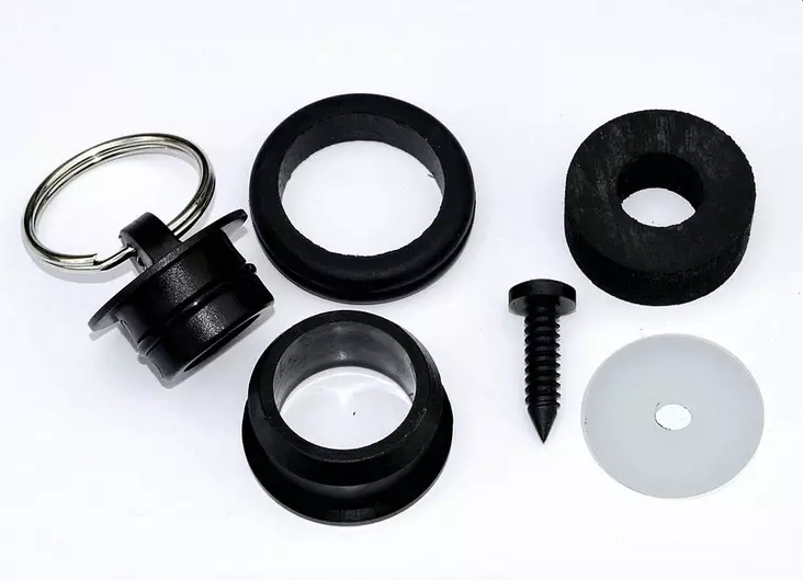 F. Thetford C2/C3/C4 –C220 WC:n - WC-ilmastointi+ jäte- ja vesiputket - 9976660 - 1