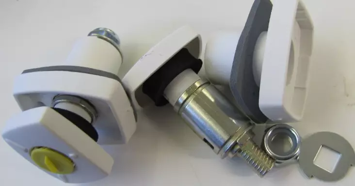 Lukkorunko ilman lukkoa sivuluukkuun LMC 2006 - Alusta.puskurit,helmat - 230851 - 1