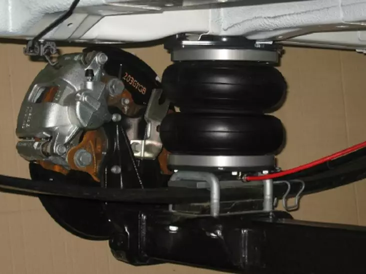 Lisäilmajousi Top Drive S taka-akselille - Iskunvaimentimet ja jouset - 40755101 - 1