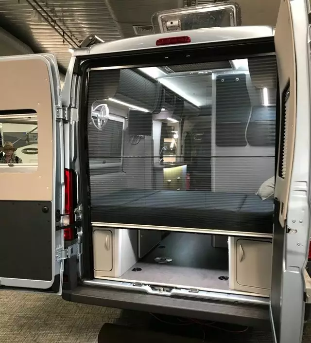 Hyttyssuoja HORREX takaoveen Ducato - Hyttysovet.verhot, pompulaverhot, verkot - 9937552 - 1