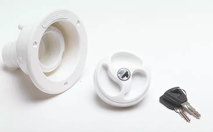 Täyttösarja säiliölle lukollisella kannella seinään. - Vesitankit ja varusteet - 9943612 - 5