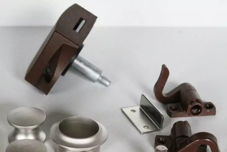 Kaapinlukko läpipainonupilla ruskea. - Lukot - 9946683 - 1