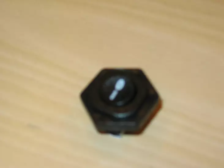 Keinuvipukytkin musta 12 V kierrekiinnitys - Polttokenno+aurinkokenno - 840072053 - 1