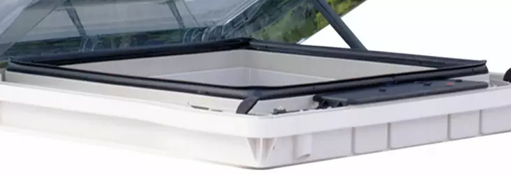 Tiivistyskumi profiili musta kattoikkuna - Kiinnikkeet, luukut, tiivisteet - 9991293 - 1