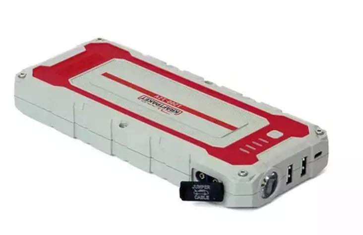 Dino KRAFTPAKET Starthilfe Powerbank 12V 1500A Dino-virtalähde apukäynnistin / tehopankki 12 V 1500 A Tuotteen kuvaus Neljän sarjaan kytketyn akkukennon (4 x 4 250 mAh) tehokkaan tehon ansiosta tämä apukäynnistin saavuttaa 500 A:n käynnisty - Laturit ja virta-asemat - 693106 - 1