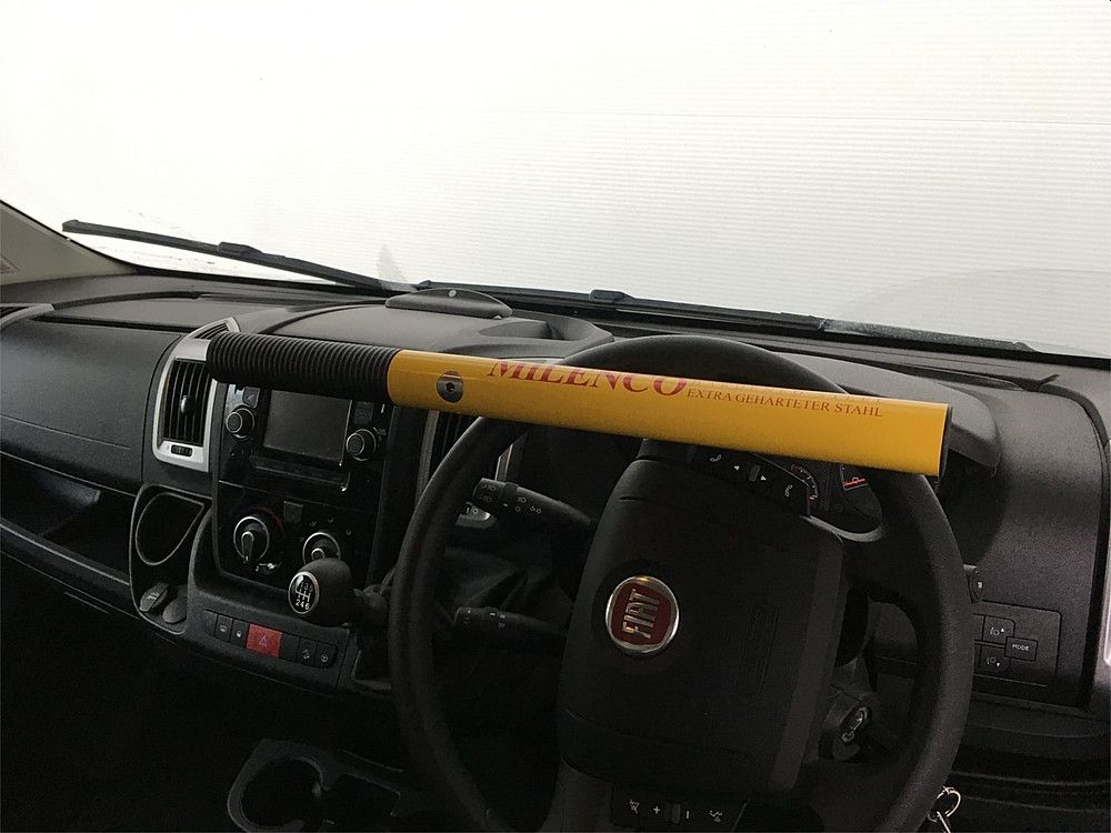 Milenco steering wheel lock rattilukko Colour yellow Siilin Caravan