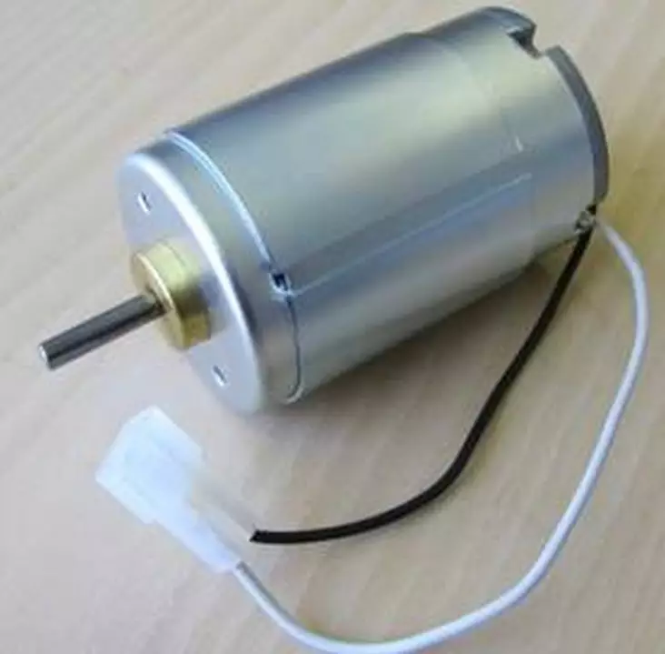 Truma Combi 4-4E-6-6E kiertoilmamoottori 34020-61300 - Ilmakeskuslämmityskierto osat - 9938207 - 2